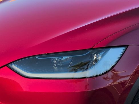 Used 2024 Tesla Model X Plaid image 6