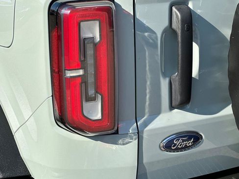 Used 2023 Ford Bronco Badlands w/ Sasquatch Package image 32