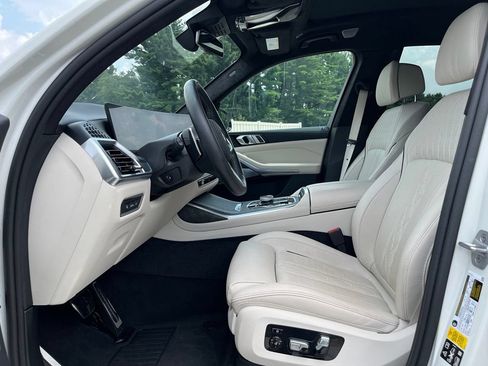 Used 2024 BMW X7 M60i w/ Executive Package AWD/4WD image 16