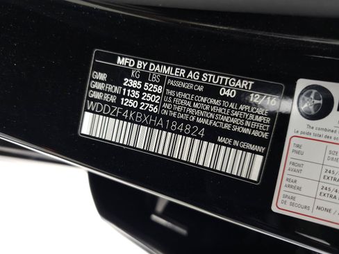 Used 2017 Mercedes-Benz E 300 4MATIC image 34