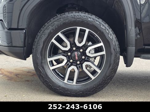 Used 2025 GMC Sierra 1500 AT4 w/ AT4 Premium Package AWD/4WD image 43