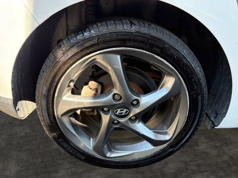 Used 2020 Hyundai Veloster 2.0 FWD image 35