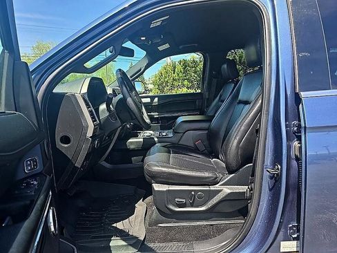 Used 2019 Ford Expedition XLT w/ Equipment Group 202A AWD/4WD image 14
