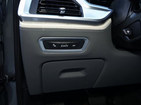 Used 2024 BMW X7 xDrive40i w/ Executive Package image 31