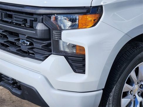 Used 2022 Chevrolet Silverado 1500 Custom image 10