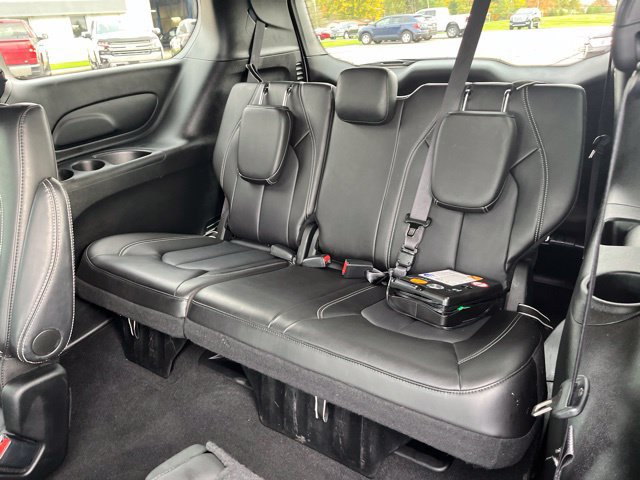 Used 2026 Chrysler Pacifica Select FWD image 6