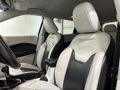 Used 2019 Jeep Compass Limited AWD/4WD image 28