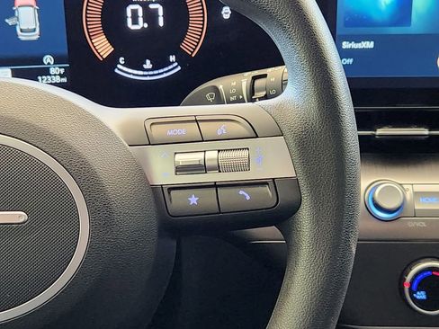 Certified 2025 Hyundai Kona SE image 28