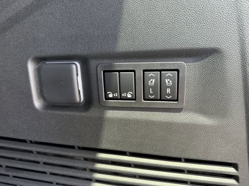 New 2026 GMC Yukon XL Elevation AWD/4WD image 33