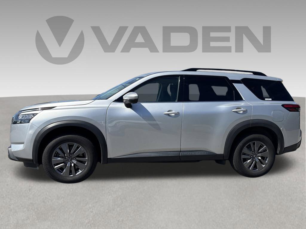 Used 2024 Nissan Pathfinder SV FWD image 14