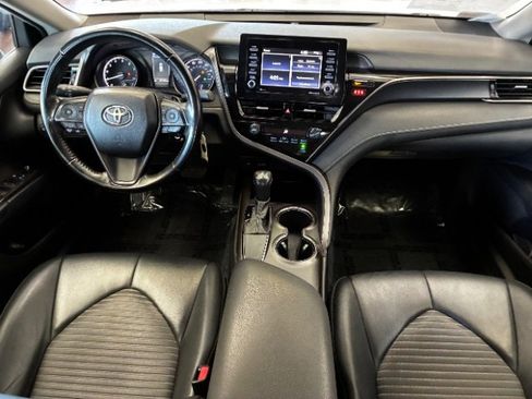 Used 2021 Toyota Camry SE image 18
