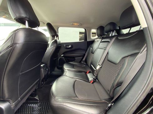 Used 2020 Jeep Compass Latitude w/ Cold Weather Group AWD/4WD image 11
