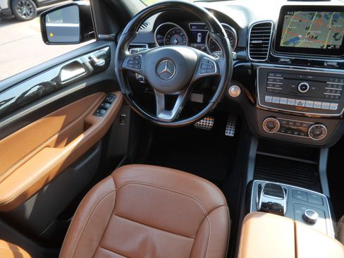 Used 2017 Mercedes-Benz GLE 400 4MATIC image 9