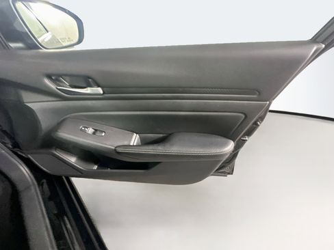 Used 2025 Nissan Altima 2.5 SV FWD image 30