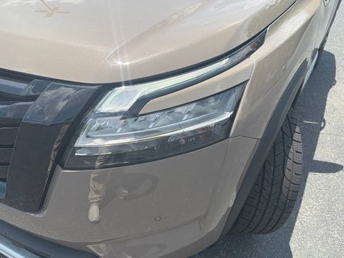 Used 2023 Nissan Pathfinder Platinum AWD/4WD image 32