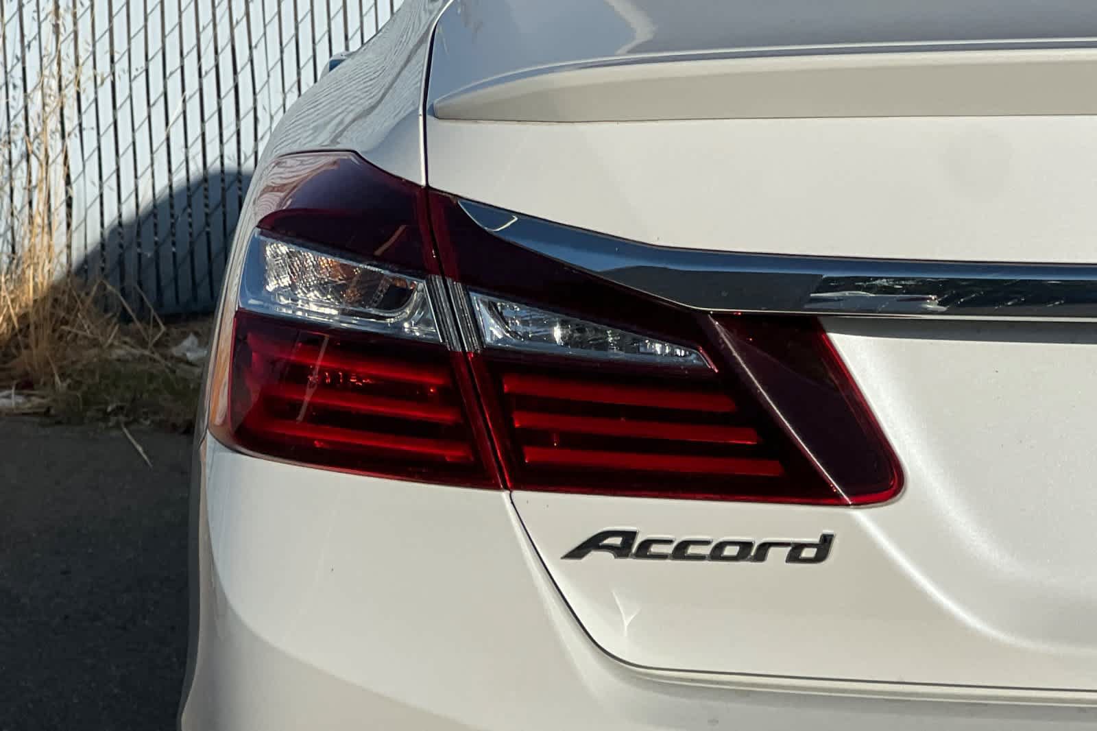 Used 2017 Honda Accord Touring image 23