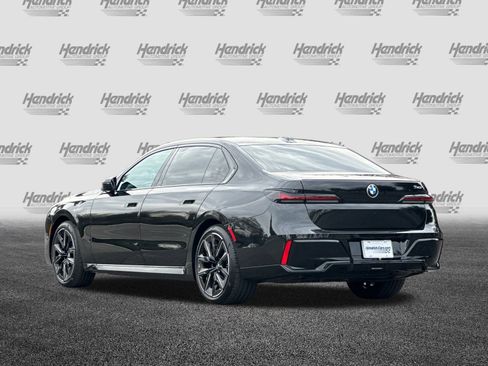 Used 2025 BMW 740i w/ Premium Package image 7
