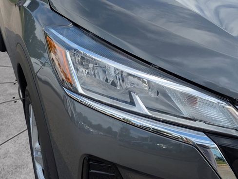 New 2025 Nissan Kicks Play S FWD image 9