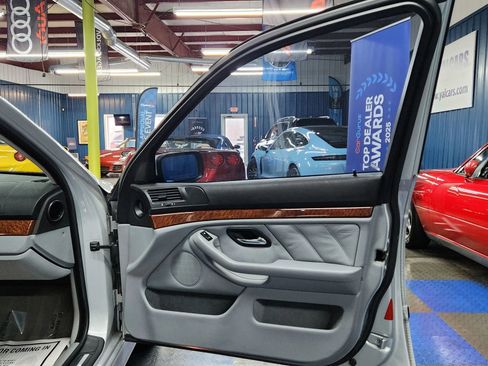 Used 1999 BMW 528i Sedan image 13