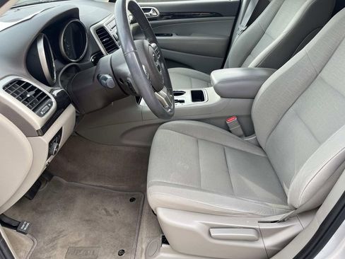 Used 2012 Jeep Grand Cherokee Laredo image 10