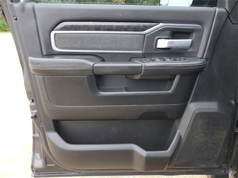 Used 2020 RAM 3500 Big Horn w/ Night Edition image 16