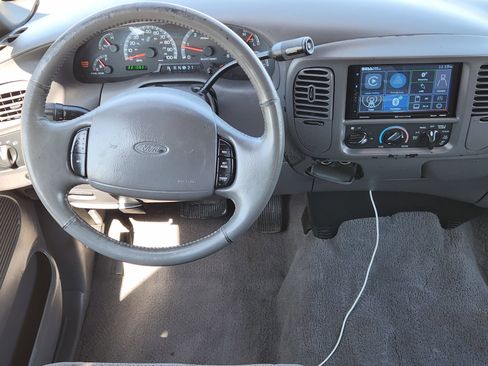 Used 2001 Ford F150 XLT image 27