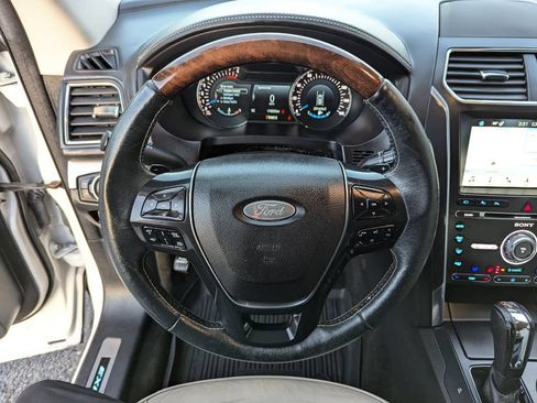 Used 2018 Ford Explorer Platinum AWD/4WD image 15