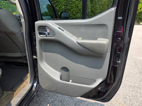Used 2018 Nissan Frontier SV AWD/4WD image 26