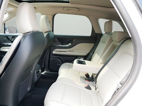 Used 2025 Lincoln Corsair Reserve FWD image 11