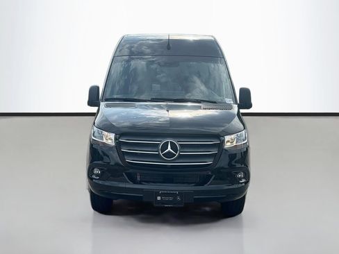 Used 2024 Mercedes-Benz Sprinter 3500 image 8