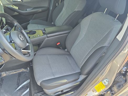 Used 2022 Nissan Rogue SV FWD image 14