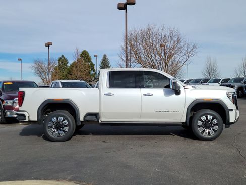 Used 2024 GMC Sierra 2500 Denali w/ Denali Reserve Package image 2