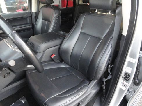 Used 2023 Ford Expedition Max XLT image 10