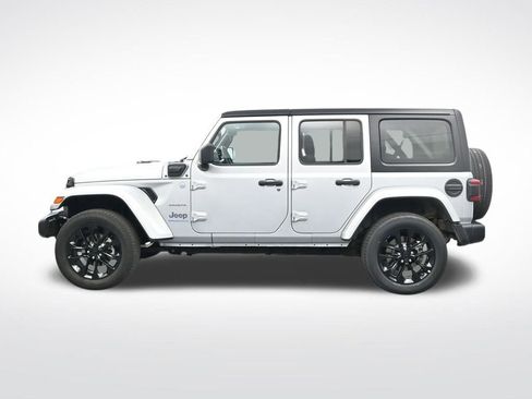 Used 2023 Jeep Wrangler Unlimited Sahara image 10