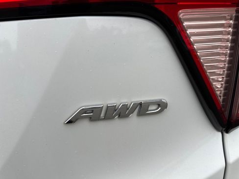 Used 2017 Honda HR-V EX image 9