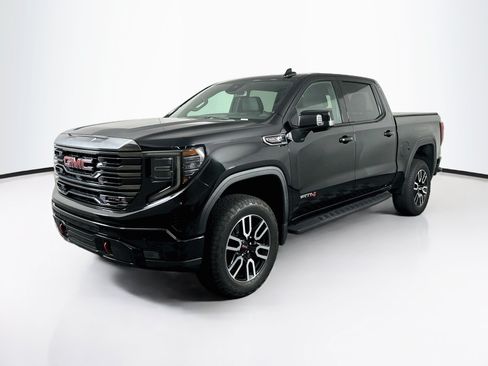 Used 2023 GMC Sierra 1500 AT4 w/ AT4 Preferred Package AWD/4WD image 3
