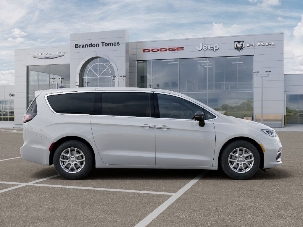 New 2026 Chrysler Pacifica Select FWD image 21