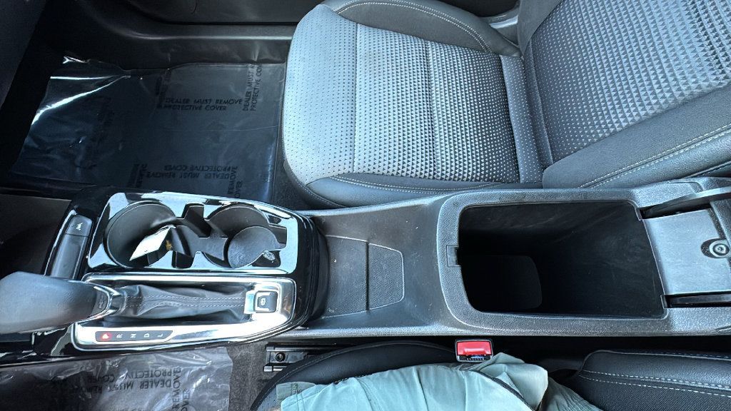 Used 2025 Chevrolet Trax LT FWD image 21