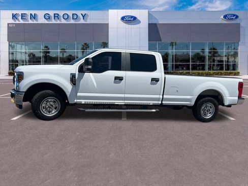 Used 2019 Ford F250 XL w/ Power Equipment Group RWD image 3