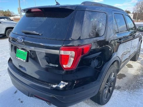 Used 2018 Ford Explorer XLT w/ Equipment Group 202A AWD/4WD image 3