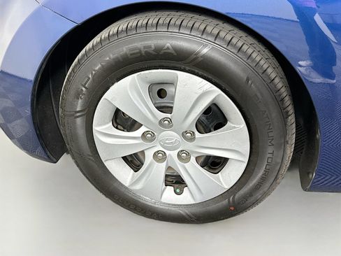 Used 2016 Hyundai Elantra SE FWD image 28