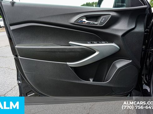 Used 2025 Chevrolet Trax LS w/ LS Convenience Package FWD image 30