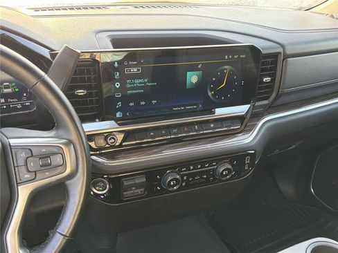 Used 2025 Chevrolet Silverado 1500 LT AWD/4WD image 27