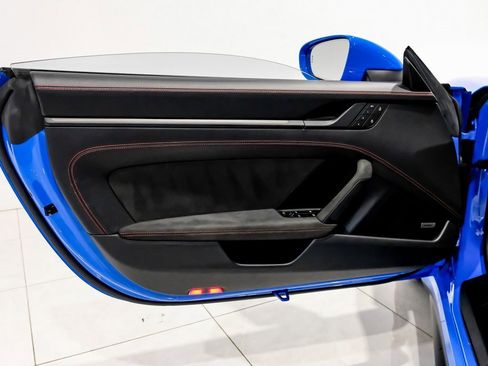 Used 2022 Porsche 911 Targa 4 GTS image 37