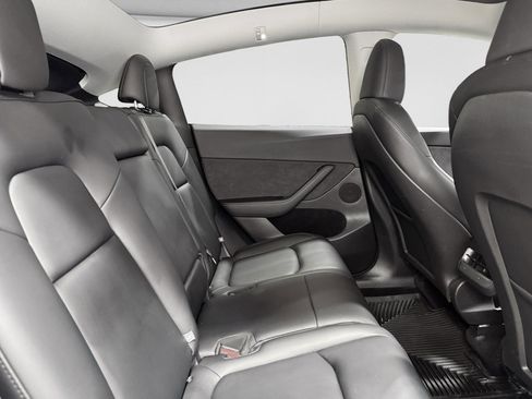 Used 2025 Tesla Model Y Long Range image 20