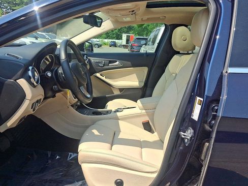 Used 2018 Mercedes-Benz GLA 250 4MATIC image 17