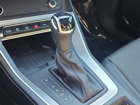 New 2025 Audi Q3 2.0T Premium image 18