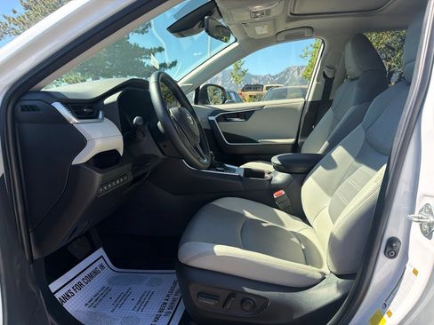 Used 2025 Toyota RAV4 Limited w/ Advanced Technology Package AWD/4WD image 22