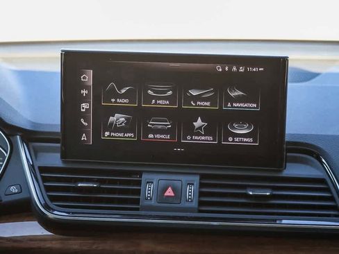 Used 2023 Audi Q5 2.0T Premium w/ Convenience Package image 13