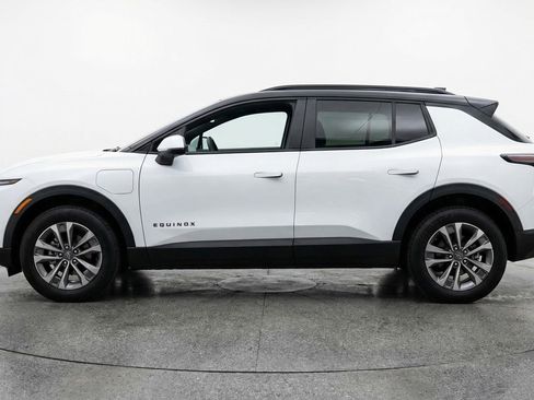Used 2025 Chevrolet Equinox LT FWD image 5